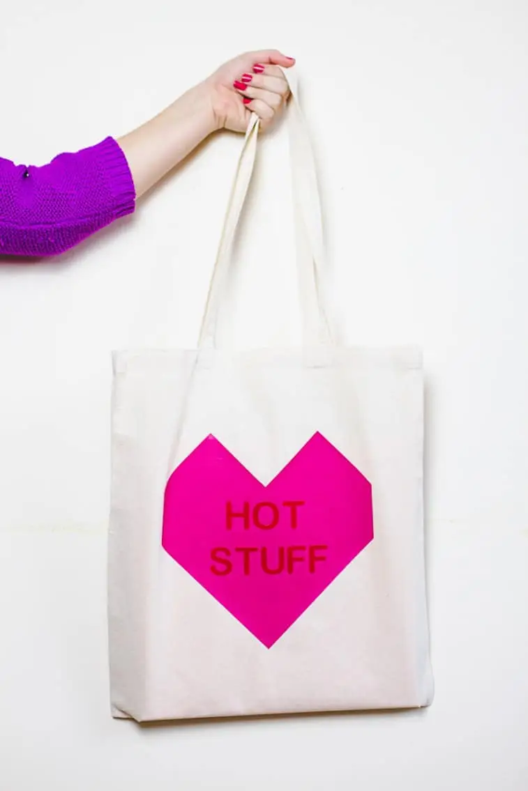 9. TAS TOTE CONVERSATION HEART WITH TWIST GEOMETRIK!