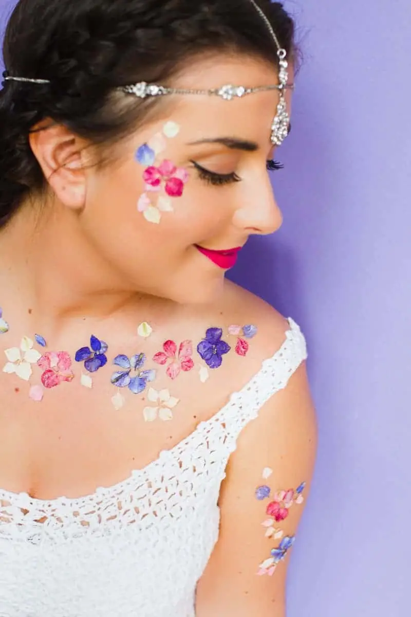 Faigh FIOSRACHADH FIOSRACHAIDH LEIS NA TATTOOS FLÙR SHEALADACH DIY SEO + 10% OFF DO CONFETTI pòsaidh!