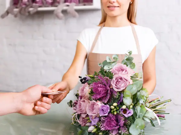 Blomsterbranschen utvecklas snabbt, lämna bakom dina förutfattade meningar om hur det sköts.